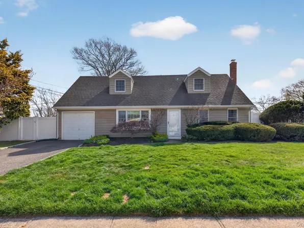 77 Miller Avenue, Port Jefferson Station, NY 11776