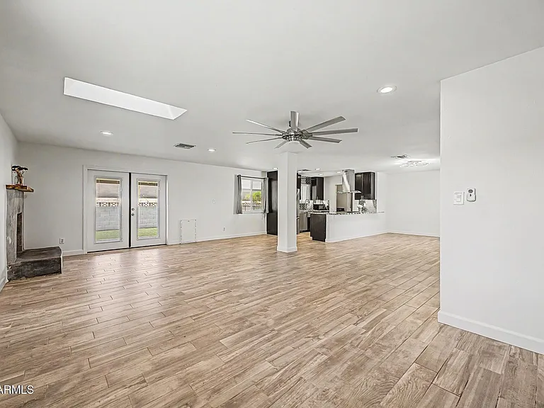 1243 E Riviera Dr — Photo 6