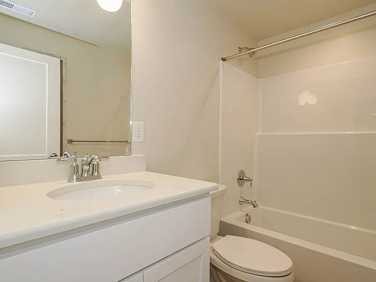 251 E 1280 N — Photo 14
