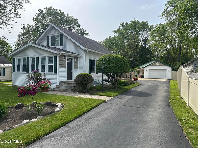 2nd image of 146 Larrabee Rd
