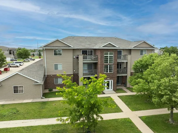 3101 Samuel Ct SW Unit 4, Cedar Rapids, IA 52404