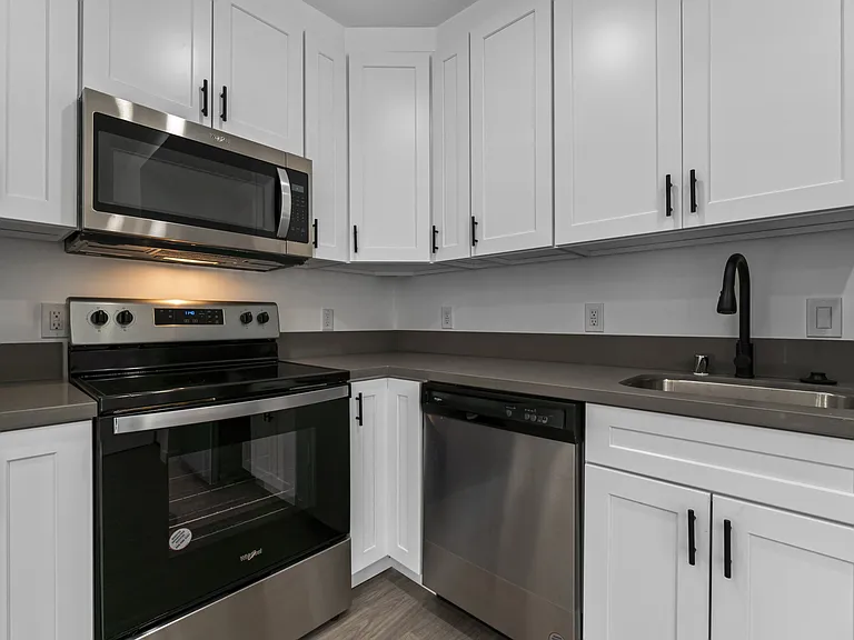 600 Olive Unit Kitchen