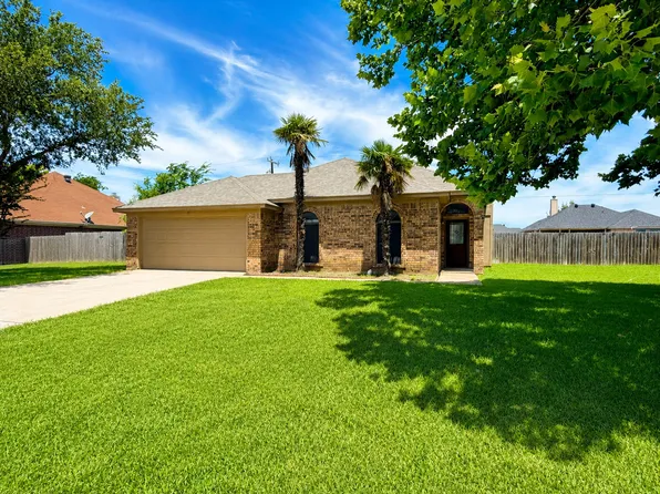 310 Shirley Dr, Alvarado, TX 76009
