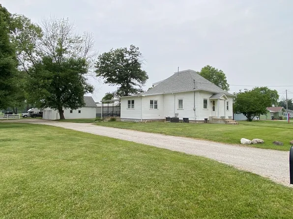 828 S Indiana St, Ashmore, IL 61912