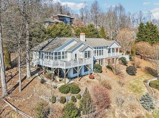 209 Rowland Dr, Laurel Park, NC 28739