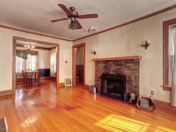 4th image of 7470 Murray Ave