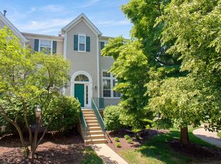 2443 Courtyard Cir Unit 1, Aurora, IL 60506
