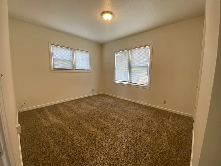 735 Kittitas St — Photo 9
