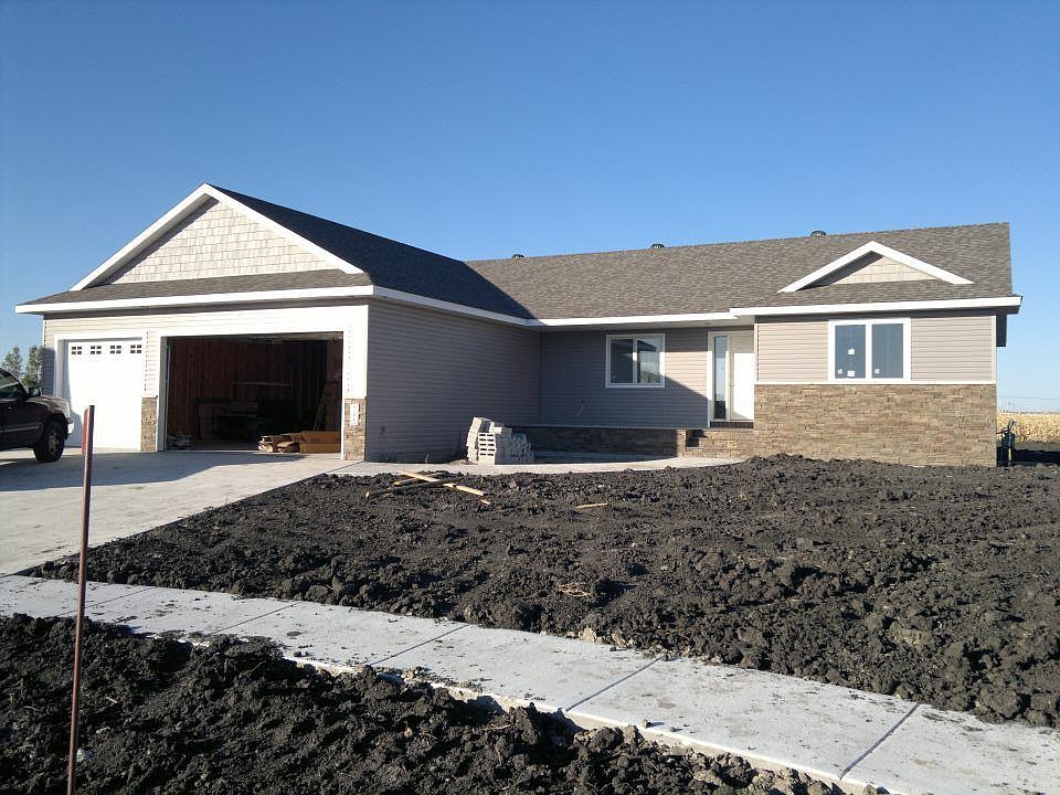 1st image of 748 35th Ave E