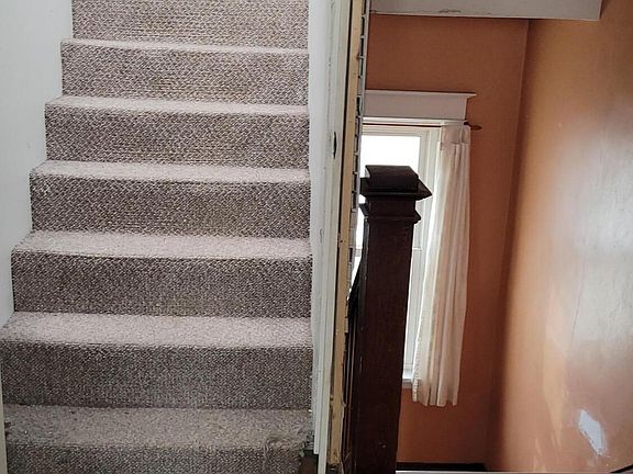 5th image of 1018 E Easterday Ave
