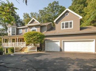 N2293 Willow Way W, La Crosse, WI 54601