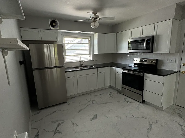 18302 Cowing Ct #1S — Photo 2