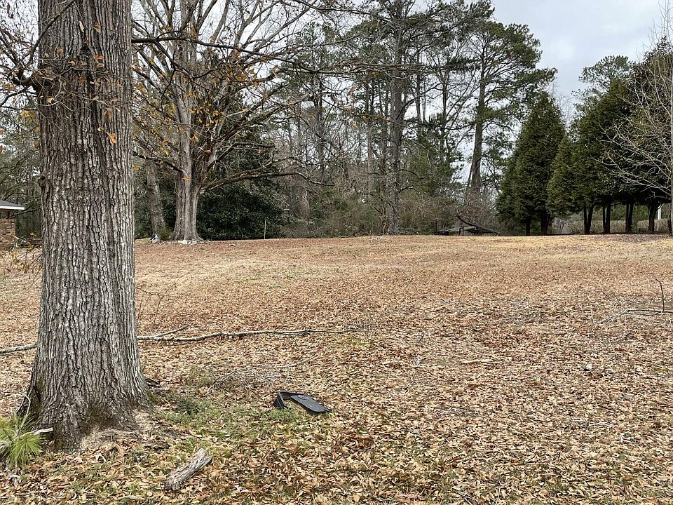 2nd image of 261 Sides Ave