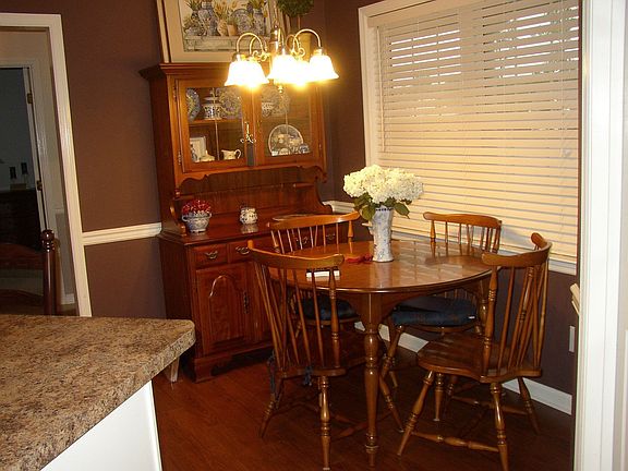 Kitchen eating area