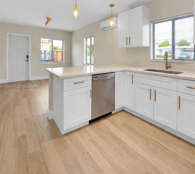 1st image of 1116 NE 15th Ave
