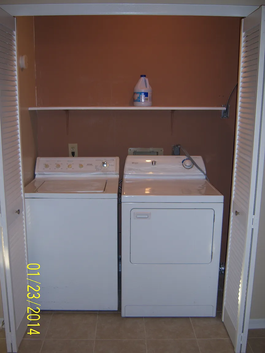 150 Clyde Ct photo 1