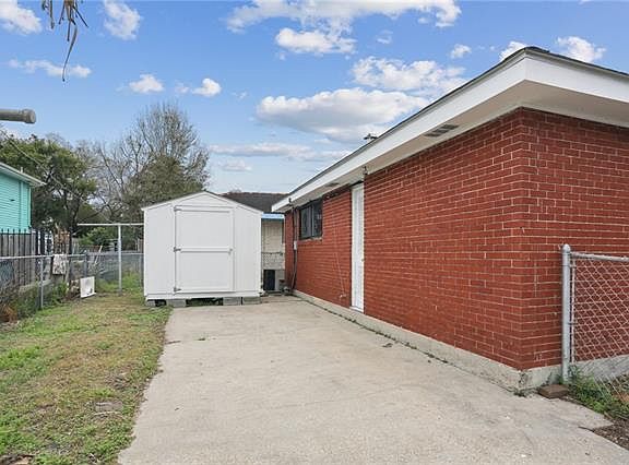 3rd image of 7551 Oak St