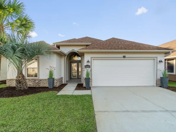 2071 Fountainview Dr, Navarre, FL 32566