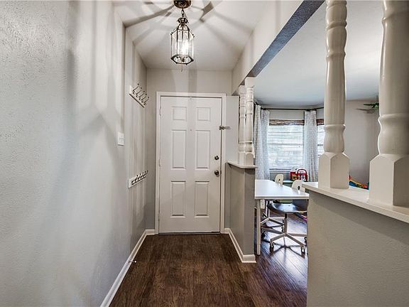 4th image of 2128 Shady Brook Dr