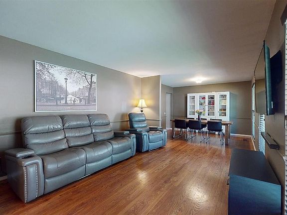 4th image of 736 Gascogne Dr