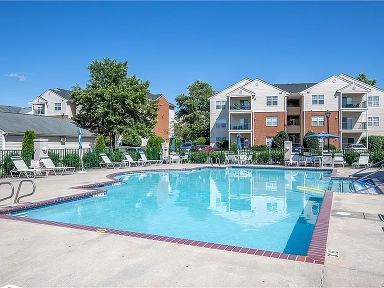 701 Masters Row #F — Photo 4