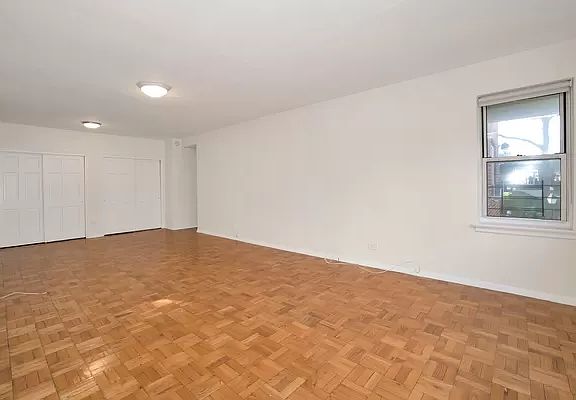 5th image of 3850 Hudson Manor Ter APT 1FE