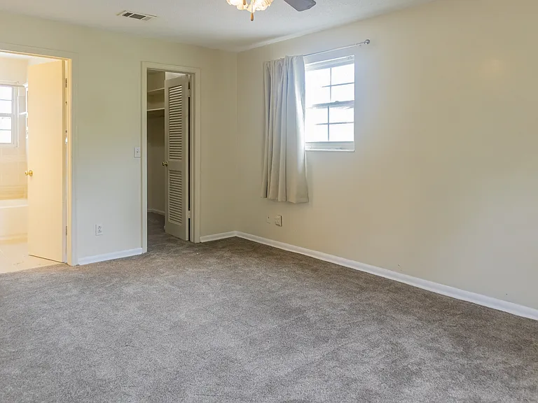 5039 Winchester Dr S — Photo 7