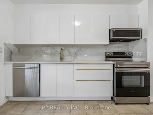 25 Gosford Blvd #22, Toronto, ON M3N 2G7