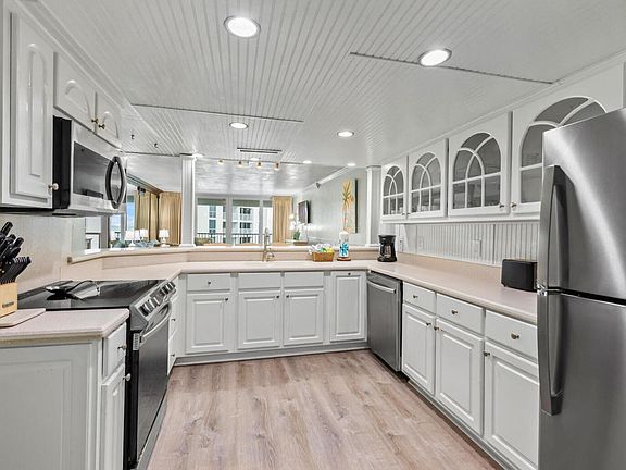 5th image of 900 Gulf Shore Dr Unit 2082