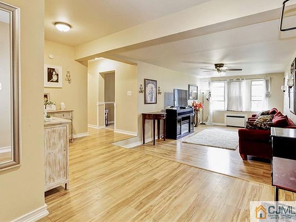 4th image of 19-31 Lyons Ave #8AX