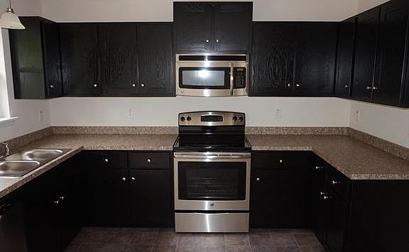 3rd image of 1536 Saint Charles Dr