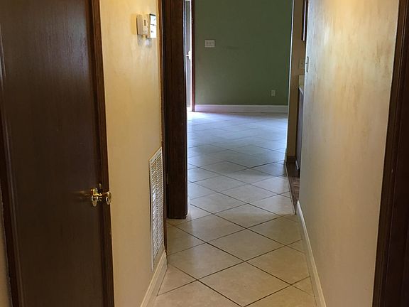 5th image of 337 Whetherbine Way E