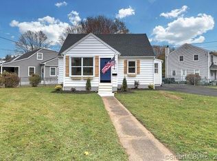 242 Meadowside Rd, Milford, CT 06460