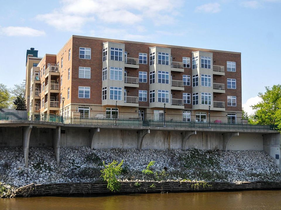 1st image of 1905 N Water St APT 304