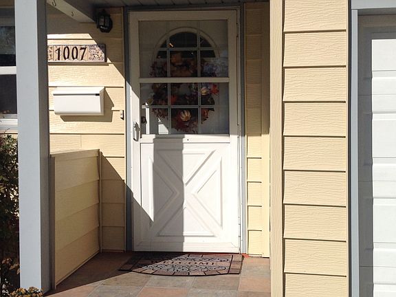 2nd image of 1007 Dogwood Ln
