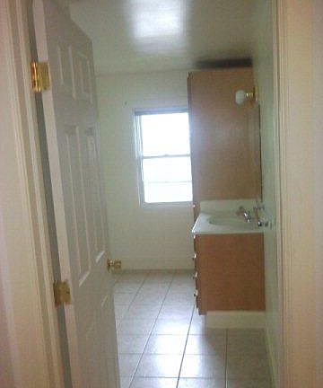 5th image of 2035 College Ave