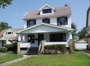 987 Helmsdale Rd, Cleveland Heights, OH 44112