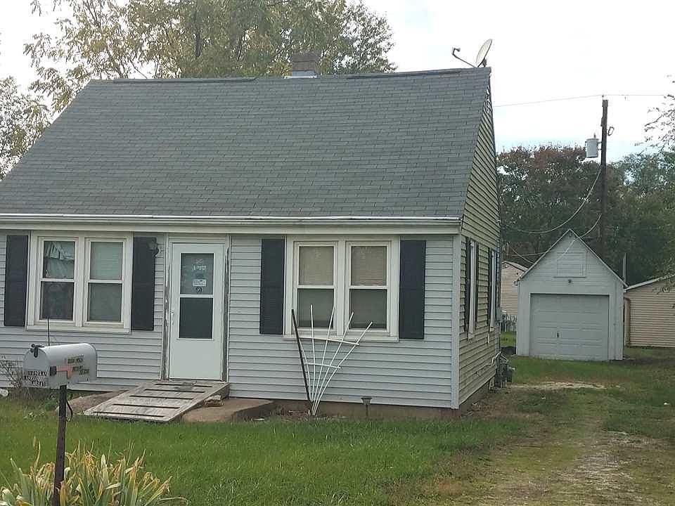 1st image of 1809 E East Ln