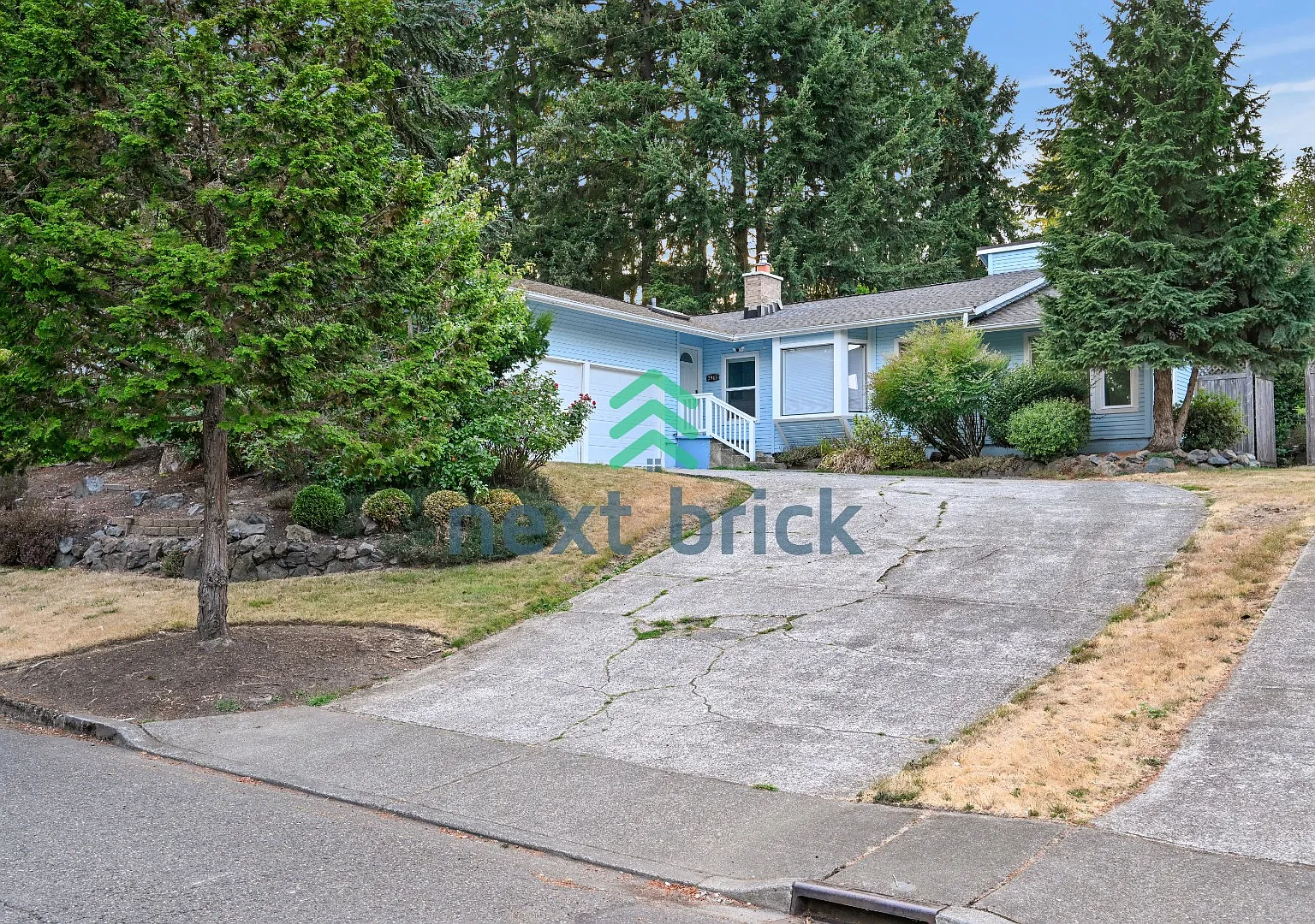 "Charming Bellevue 4-Bed Oasis with 2 Baths - Spacious 1560 Sq Ft Retreat!" — Photo 1