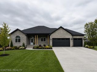 68125 Lake Angela Dr, Richmond, MI 48062