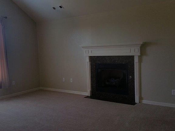 3rd image of 6109 S 36th St