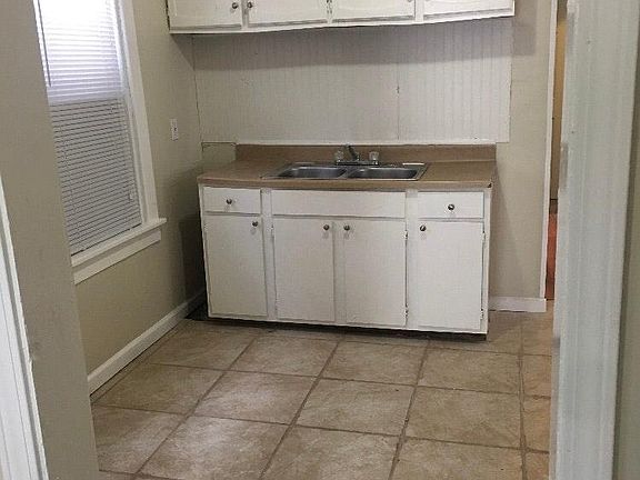 2nd image of 93 Hill St #1