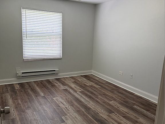 5th image of 403 Dorchester Ct #109
