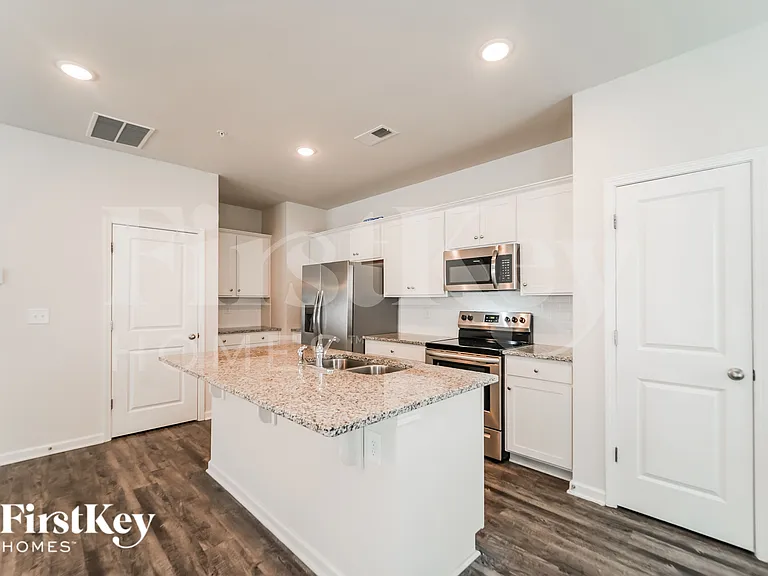 2035 Cypress Village Dr NW — Photo 5