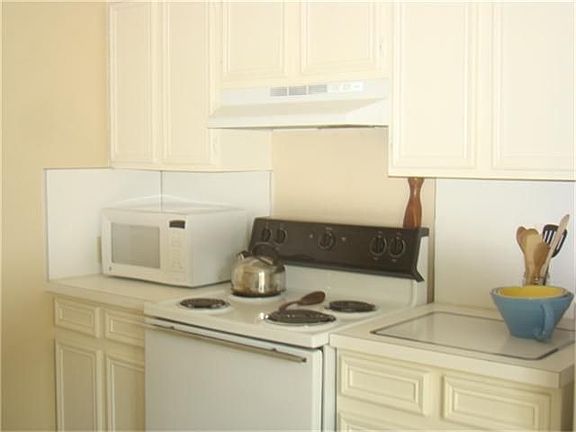 Everything you need in a kitchen is here.