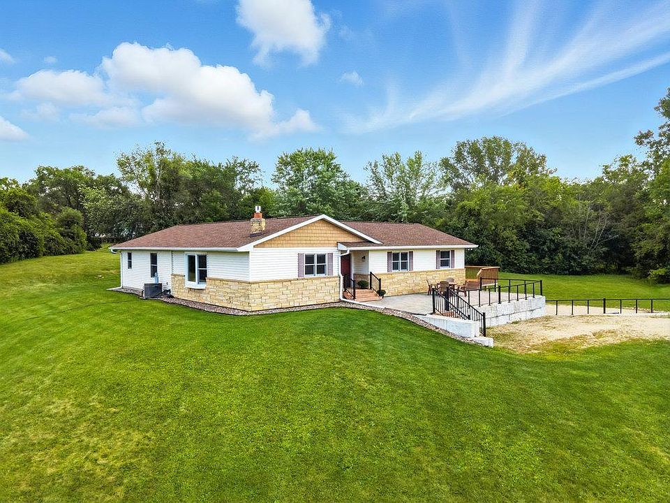 1st image of 22575 Pinto Ln