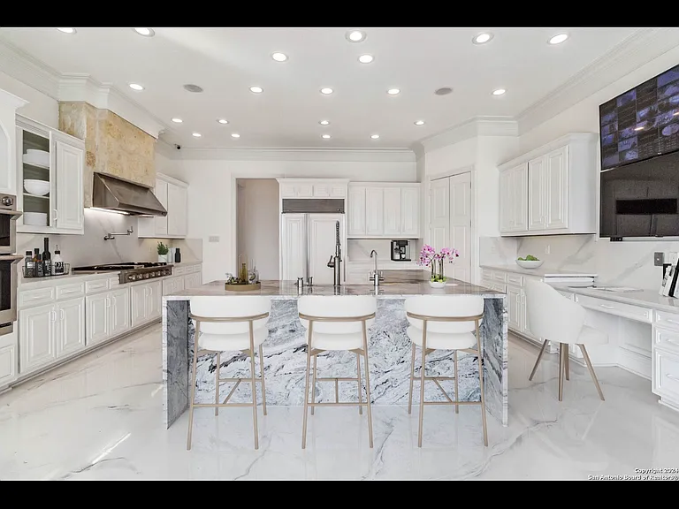 27481 Smithson Valley Rd — Photo 5