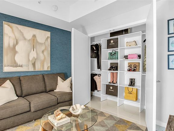 4th image of 851 NE 1st Ave #2608