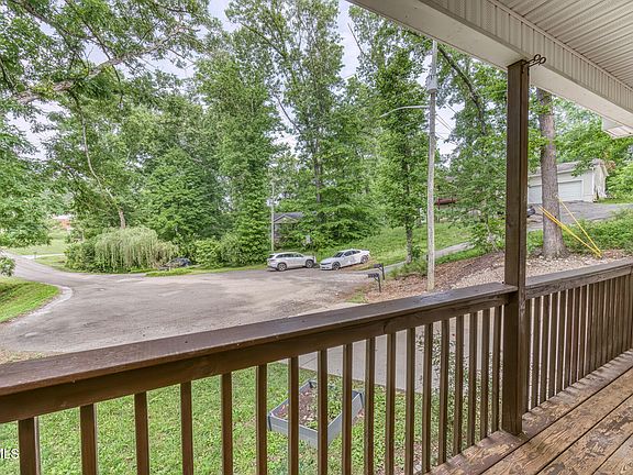 2nd image of 4320 Comet Ln