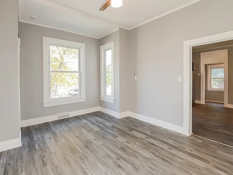 1447003_018_living_room_13192646.jpg